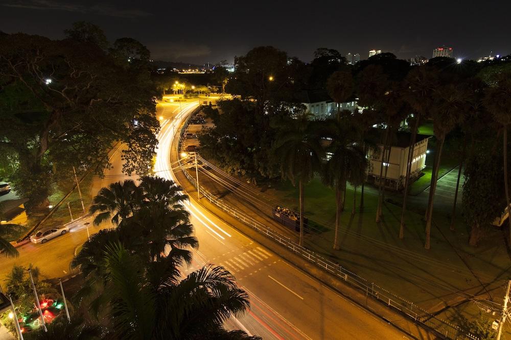 Kapok Hotel Port of Spain Экстерьер фото